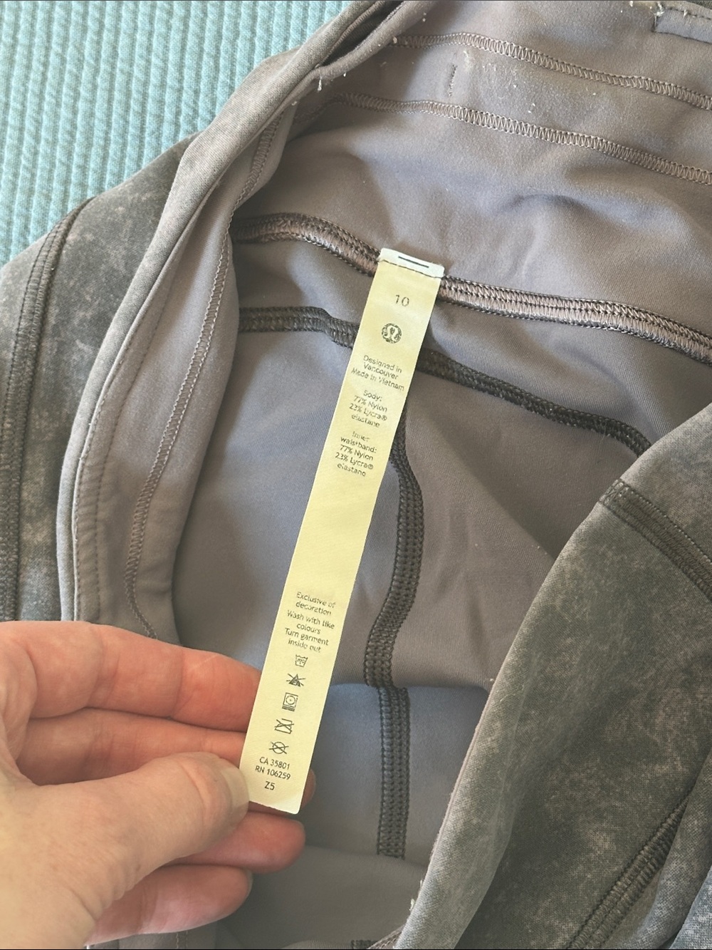 Lululemon size 10 yoga pants - Picture 10 of 12
